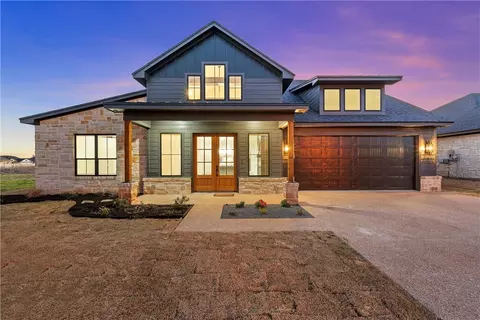 10260 Fallen Leaf Dr, Waco, TX 76712