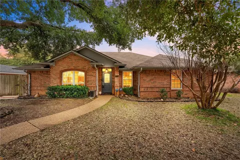 1312 Chapel Hill Dr, Waco, TX 76712