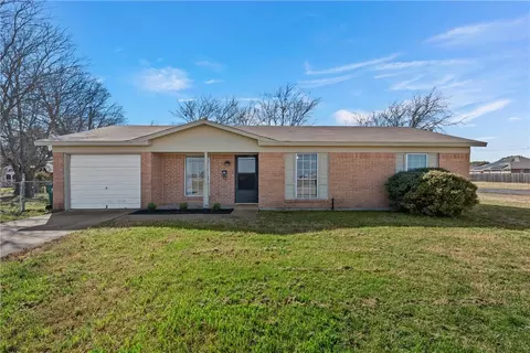 530 N Main, Mcgregor, TX 76657