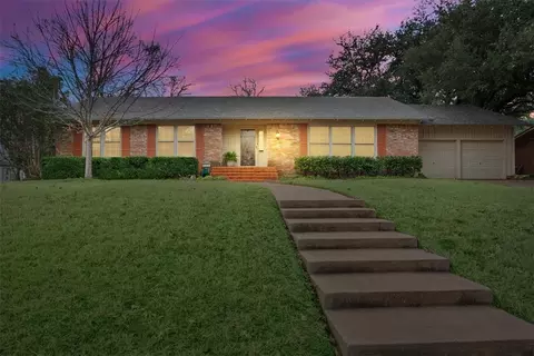 2316 Wooded Acres Dr, Waco, TX 76710