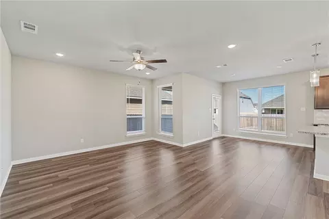 11325 Solar St, Lorena, TX 76655 photo 5