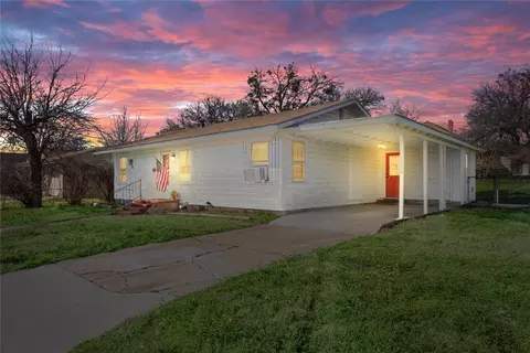 606 Park St, Gatesville, TX 76528