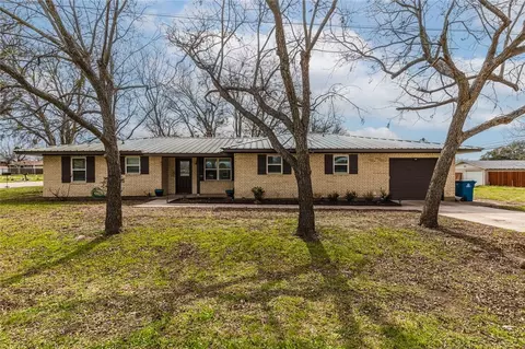 201 W Wilson Ave, Whitney, TX 76692