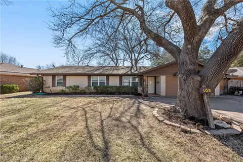 105 E Santa Anna Dr, Robinson, TX 76706