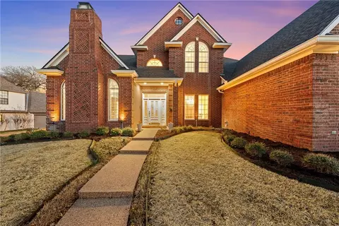 9001 Buckingham Ct, Woodway, TX 76712