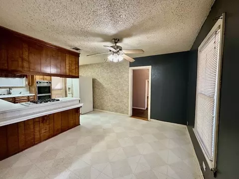 2730 Park Lake Dr, Waco, TX 76708 photo 9