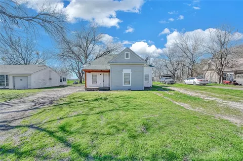 706 Harrel Ave, Bynum, TX 76631
