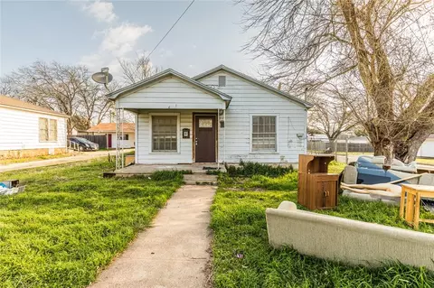 3301 N 23rd St, Waco, TX 76708