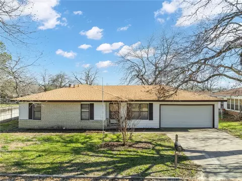 121 Adrian Dr, Robinson, TX 76706 photo 4