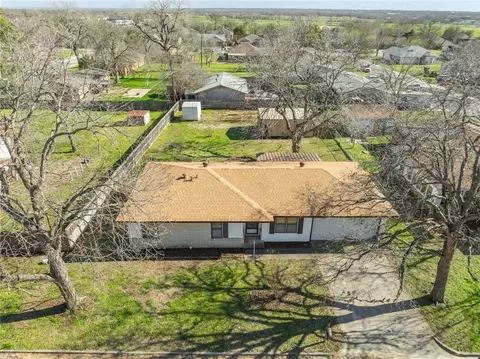 121 Adrian Dr, Robinson, TX 76706 photo 7