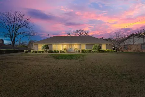 1132 Knotty Oaks Dr, Woodway, TX 76712