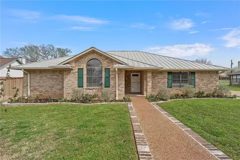 113 Turtle Cove Dr, Elm Mott, TX 76640