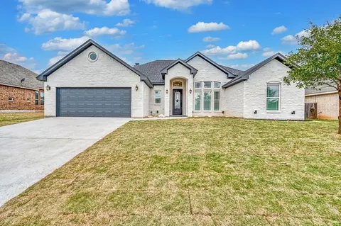 505 S Navajo Trl, Mcgregor, TX 76657