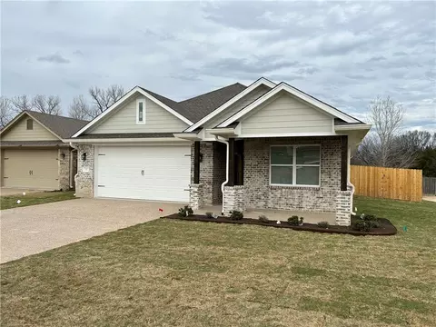 352 Hedrick Dr, Hewitt, TX 76643