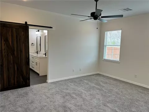 352 Hedrick Dr, Hewitt, TX 76643 photo 9