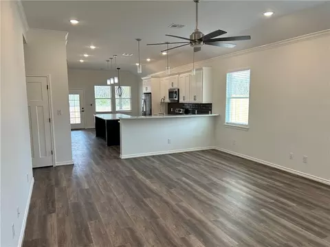 352 Hedrick Dr, Hewitt, TX 76643 photo 4