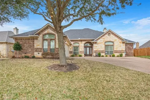 1105 Chiswick High Dr, Woodway, TX 76712