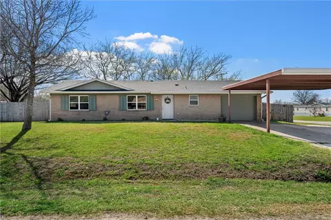 100 Minnie Dr, Itasca, TX 76055