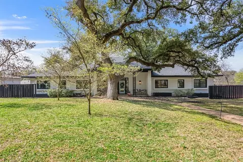 2608 Old Oaks Dr, Waco, TX 76710