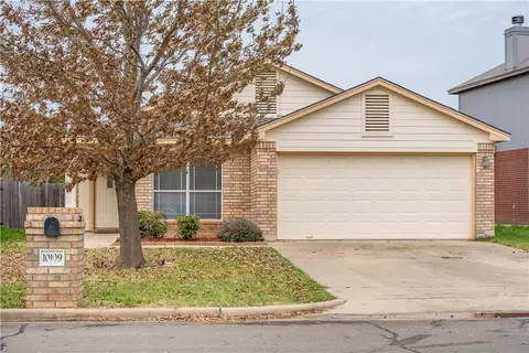 10109 Barton Creek Dr, Waco, TX 76708 photo 2