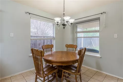 10109 Barton Creek Dr, Waco, TX 76708 photo 9
