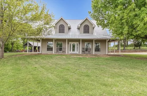 703 Sunset Oak, West, TX 76691