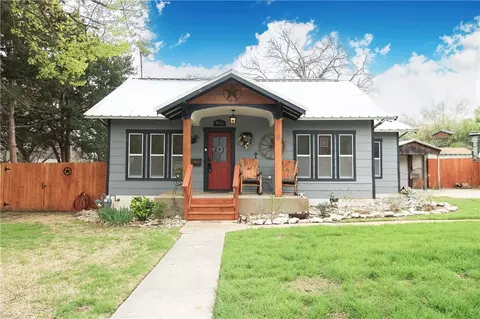 800 N 37th St #A, Waco, TX 76710