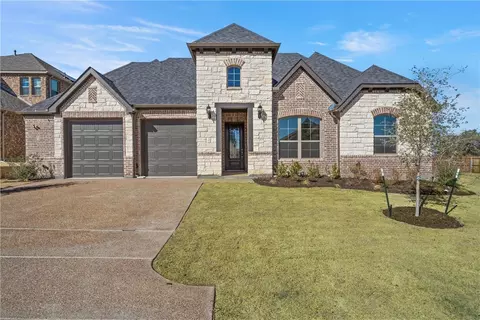 76 Cedar Creek Ct, Woodway, TX 76712