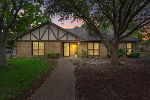 8525 Golfers Ln, Waco, TX 76712