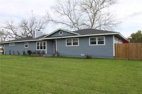 410 E Frederick St, Riesel, TX 76682