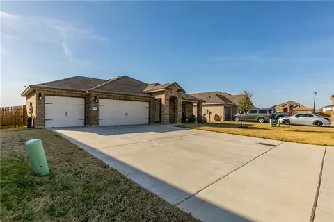 2805 Brosnan Rd, Lorena, TX 76655 photo 2