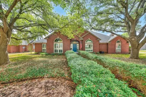 10018 Treeline Dr, Woodway, TX 76712