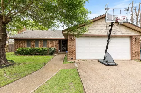 245 Monterrey Dr, Hewitt, TX 76643