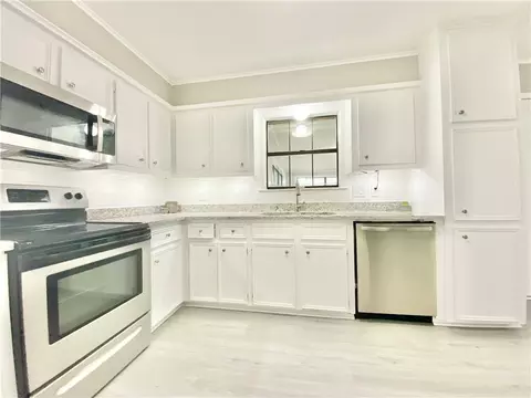 806 Crestline Dr, Mexia, TX 76667