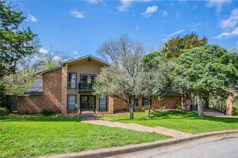 818 White Oak Dr, Woodway, TX 76712