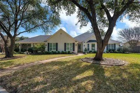 730 Harvest Ln, Mcgregor, TX 76657