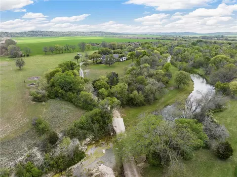 View/Area - 534 Mcgregor South Loop, Mcgregor, TX 76657 photo 4 of 6