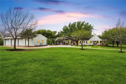 Exterior - 534 Mcgregor South Loop, Mcgregor, TX 76657 photo 3 of 7