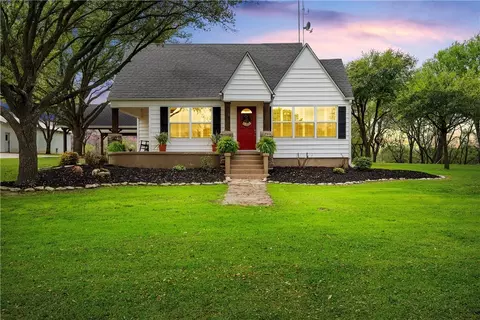 Exterior - 534 Mcgregor South Loop, Mcgregor, TX 76657 photo 4 of 7