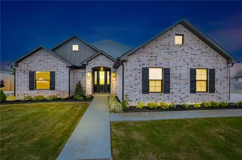 948 Gallant Fox Rd, Hewitt, TX 76643