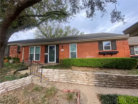 5208 Lake Shore Dr, Waco, TX 76710