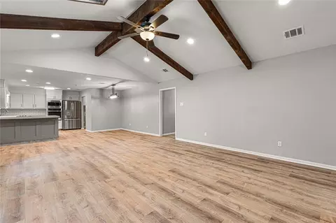 412 E Spring Valley Rd, Hewitt, TX 76643 photo 13