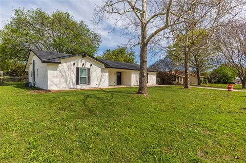 412 E Spring Valley Rd, Hewitt, TX 76643 photo 3