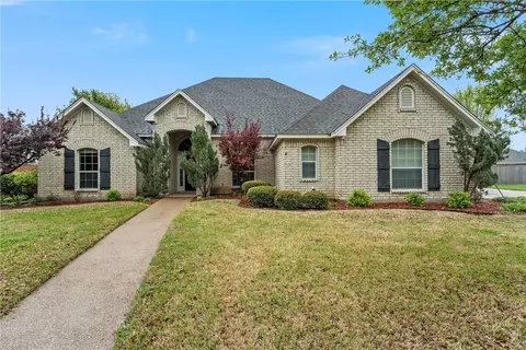 305 Chamberly Rd, Woodway, TX 76712
