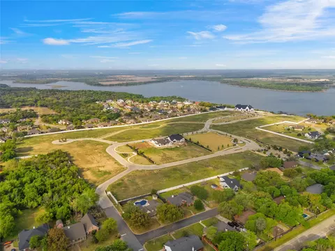 69 Pinehurst Dr, Woodway, TX 76712