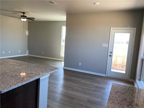 4104 Centerfire Rd, Waco, TX 76705 photo 2