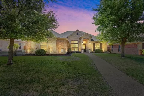 304 Desert Sky Dr, Mcgregor, TX 76657