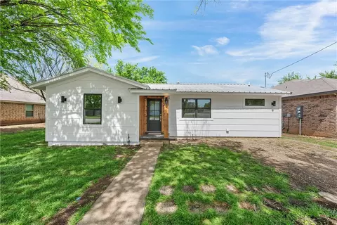1005 W 2nd St, Mcgregor, TX 76657