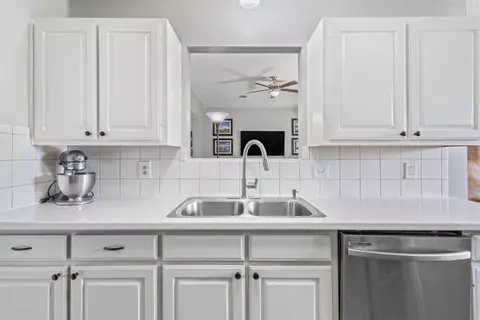 10420 Marigold Ln, Waco, TX 76708 photo 9