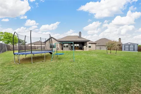 907 Heriot Ct, Mcgregor, TX 76657 photo 35